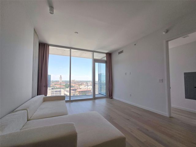 313 W 17th ST 1802, Austin, TX 78701