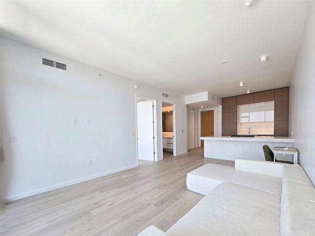 313 W 17th ST 1802, Austin, TX 78701