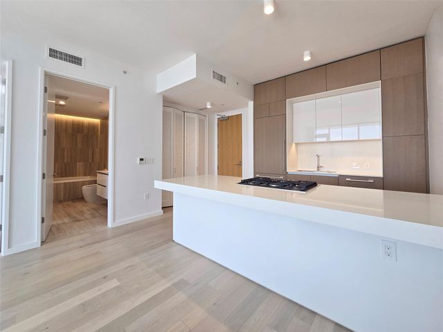 313 W 17th ST 1802, Austin, TX 78701
