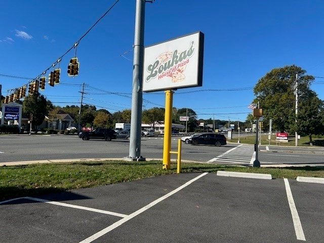 3 Faunce Corner Mall Rd, Dartmouth, MA 02747