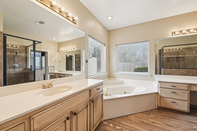 4519 Edge Creek Lane, Arlington, TX 76017