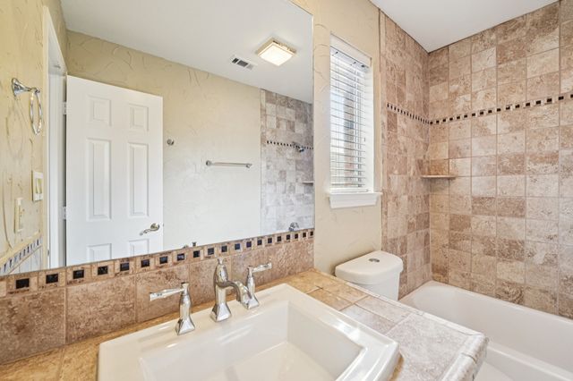 4519 Edge Creek Lane, Arlington, TX 76017