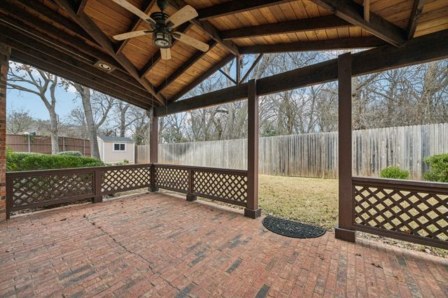 4519 Edge Creek Lane, Arlington, TX 76017