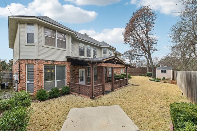 4519 Edge Creek Lane, Arlington, TX 76017