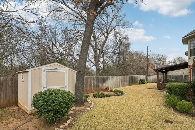 4519 Edge Creek Lane, Arlington, TX 76017