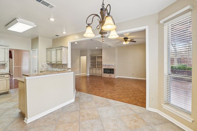 4519 Edge Creek Lane, Arlington, TX 76017