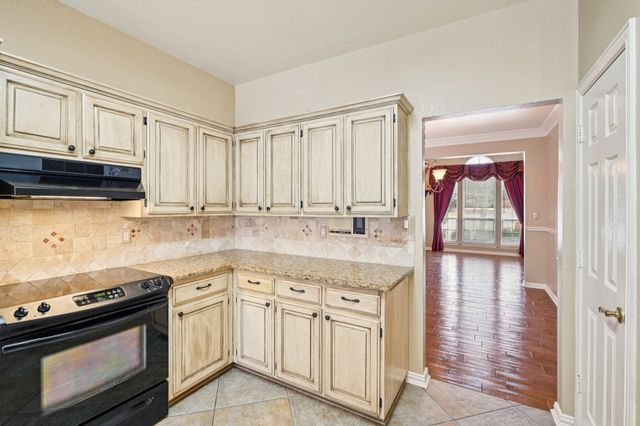 4519 Edge Creek Lane, Arlington, TX 76017