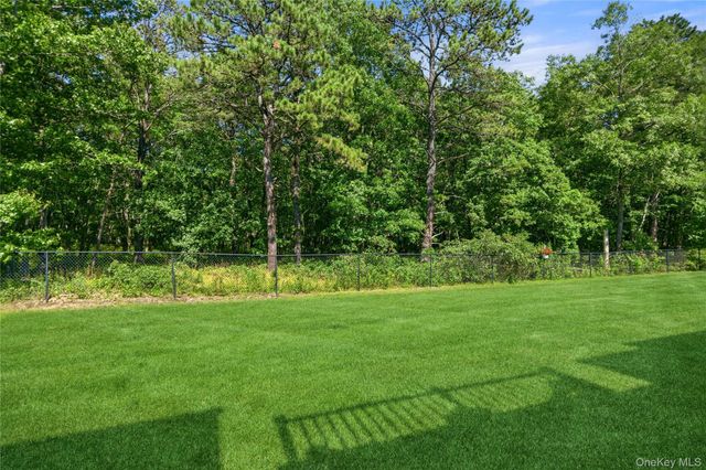 37 Halley Drive 17, Blue Point, NY 11772