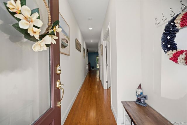 37 Halley Drive 17, Blue Point, NY 11772