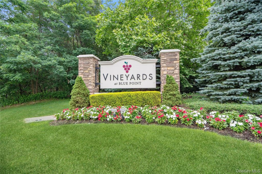 37 Halley Drive 17, Blue Point, NY 11772