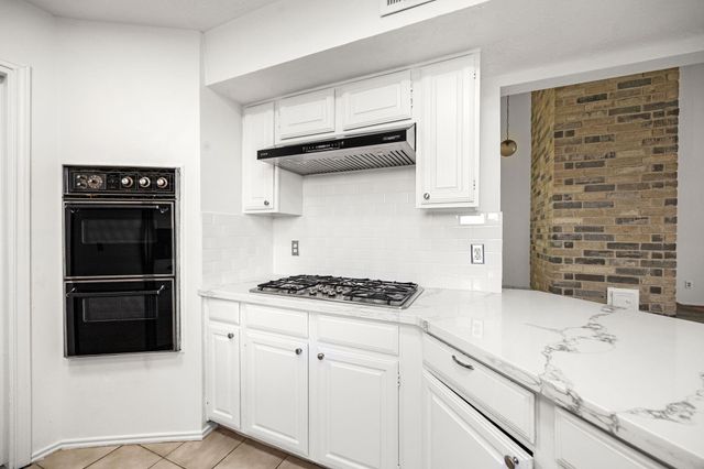 2010 Courtshire Lane, Sugar Land, TX 77478