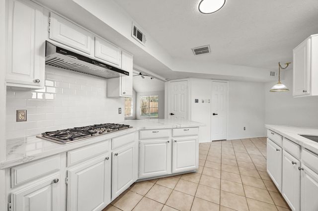 2010 Courtshire Lane, Sugar Land, TX 77478