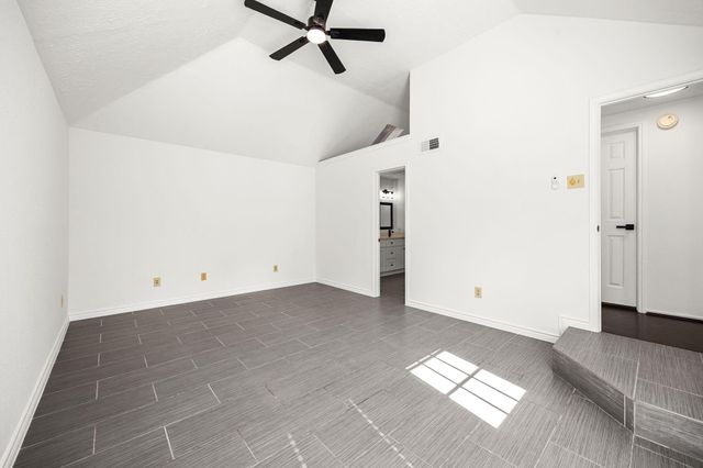 2010 Courtshire Lane, Sugar Land, TX 77478