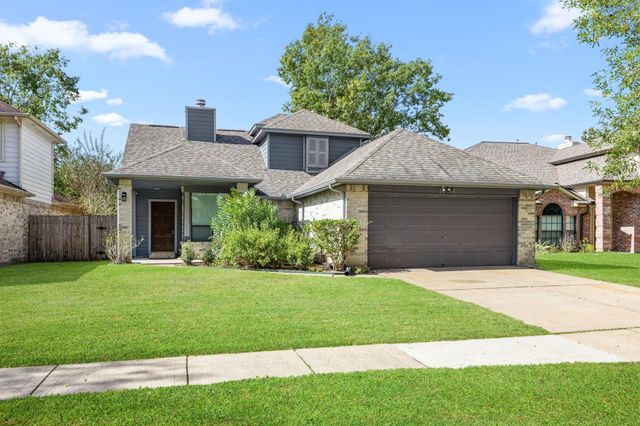2010 Courtshire Lane, Sugar Land, TX 77478