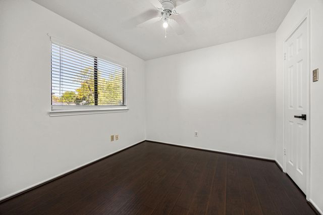 2010 Courtshire Lane, Sugar Land, TX 77478