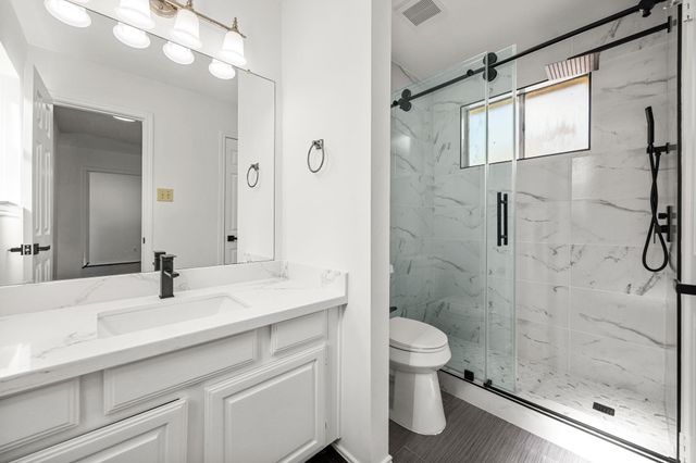 2010 Courtshire Lane, Sugar Land, TX 77478