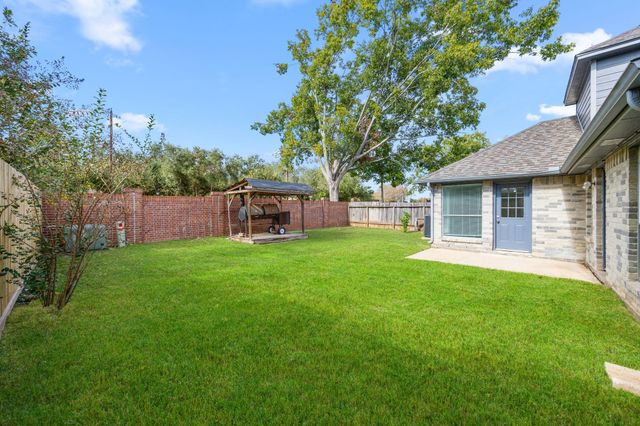 2010 Courtshire Lane, Sugar Land, TX 77478