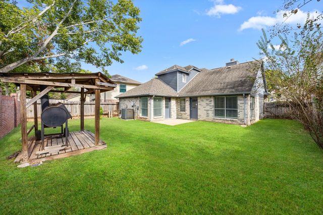 2010 Courtshire Lane, Sugar Land, TX 77478