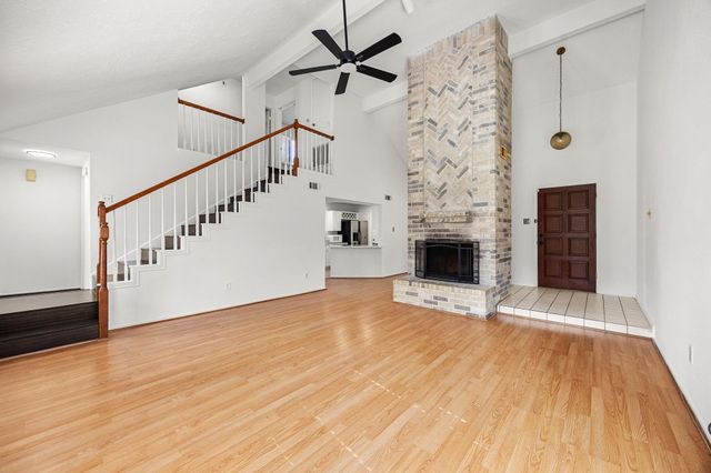 2010 Courtshire Lane, Sugar Land, TX 77478