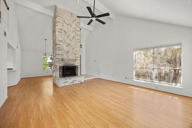 2010 Courtshire Lane, Sugar Land, TX 77478