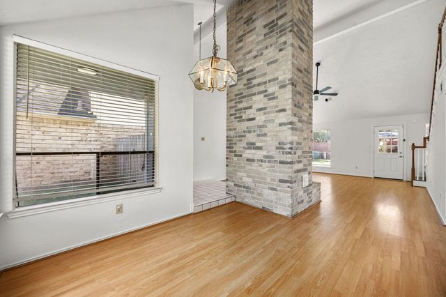 2010 Courtshire Lane, Sugar Land, TX 77478