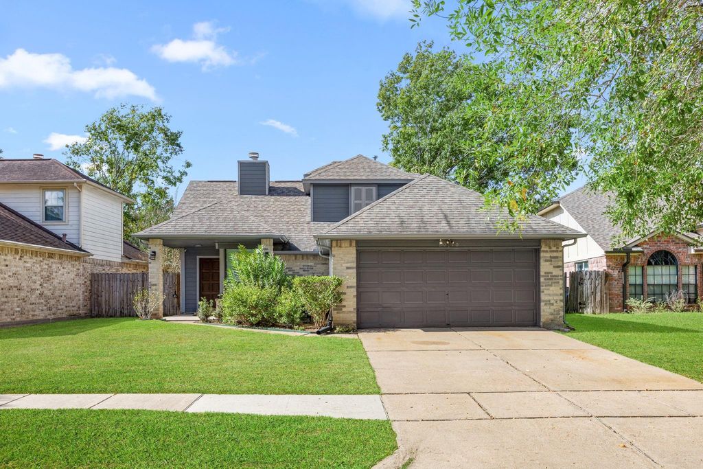 2010 Courtshire Lane, Sugar Land, TX 77478