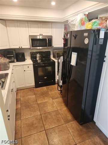 2102 SE 8th TER, Cape Coral, FL 33990