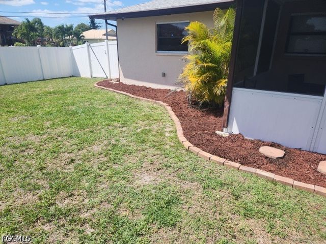 2102 SE 8th TER, Cape Coral, FL 33990