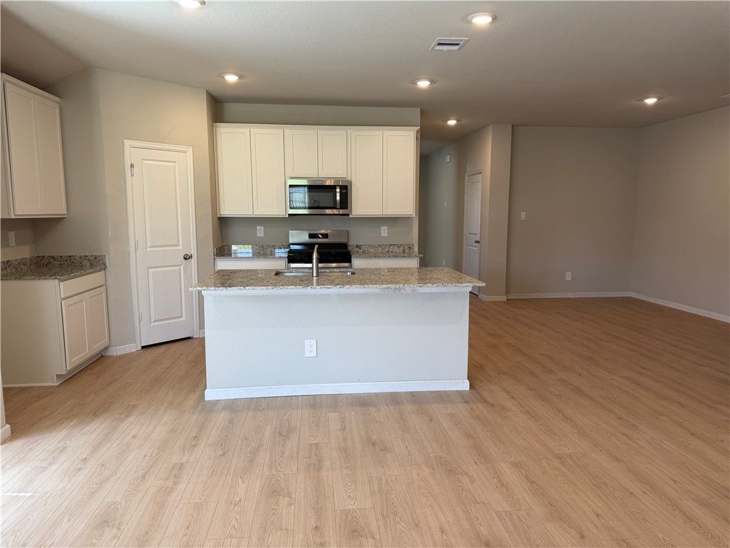 1005 Legrand Street, Brenham, TX 77833 — photo 2