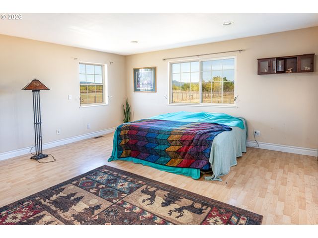 33195 CAMAS SWALE Rd, Creswell, OR 97426