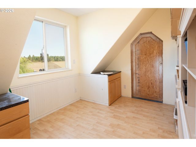 33195 CAMAS SWALE Rd, Creswell, OR 97426