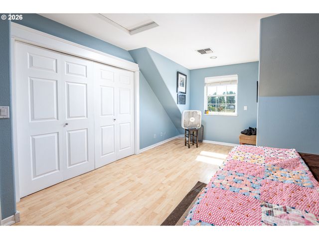 33195 CAMAS SWALE Rd, Creswell, OR 97426