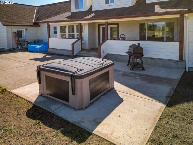 33195 CAMAS SWALE Rd, Creswell, OR 97426