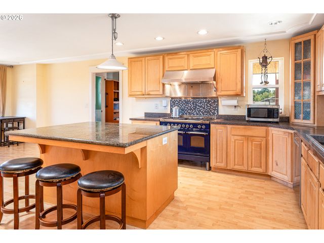 33195 CAMAS SWALE Rd, Creswell, OR 97426