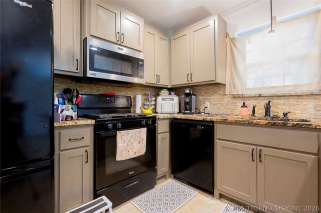 13940 S Dogwood Street, Glenpool, OK 74033
