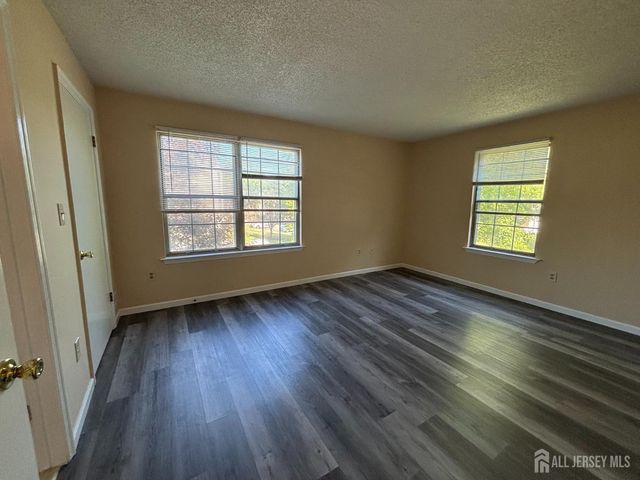 279 Kempsey Drive, North Brunswick, NJ 08902