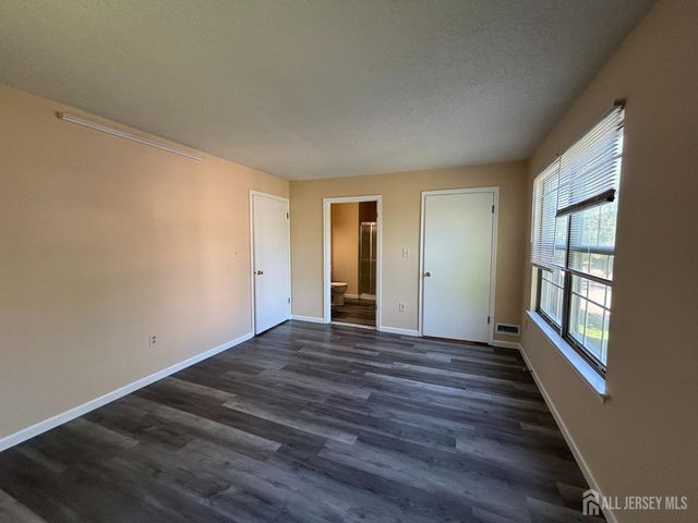 279 Kempsey Drive, North Brunswick, NJ 08902