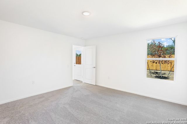 1527 Neria Loop, San Antonio, TX 78224