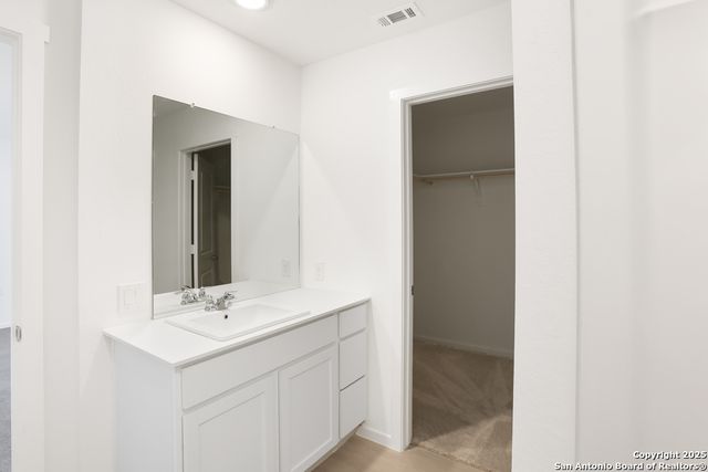 1527 Neria Loop, San Antonio, TX 78224