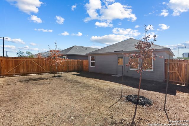 1527 Neria Loop, San Antonio, TX 78224