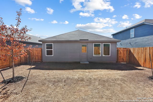 1527 Neria Loop, San Antonio, TX 78224