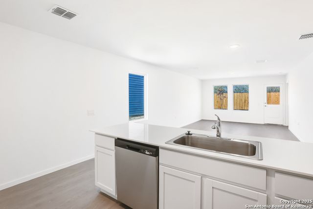 1527 Neria Loop, San Antonio, TX 78224