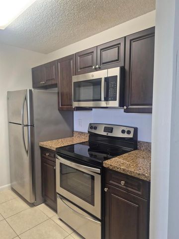 1739 Village Boulevard 206, West Palm Beach, FL 33409