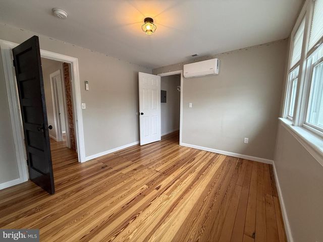 317 E 1ST AVE, Charles Town, WV 25414