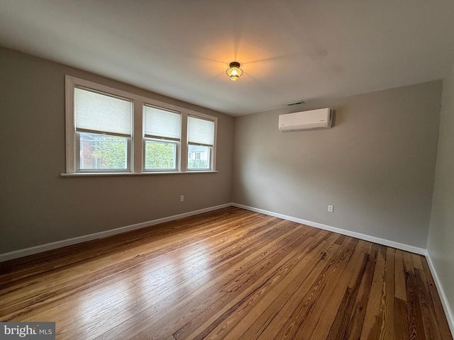 317 E 1ST AVE, Charles Town, WV 25414