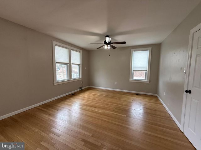 317 E 1ST AVE, Charles Town, WV 25414