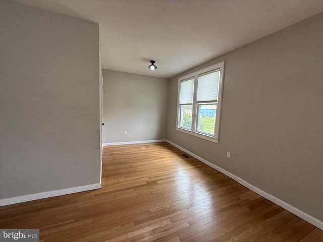 317 E 1ST AVE, Charles Town, WV 25414