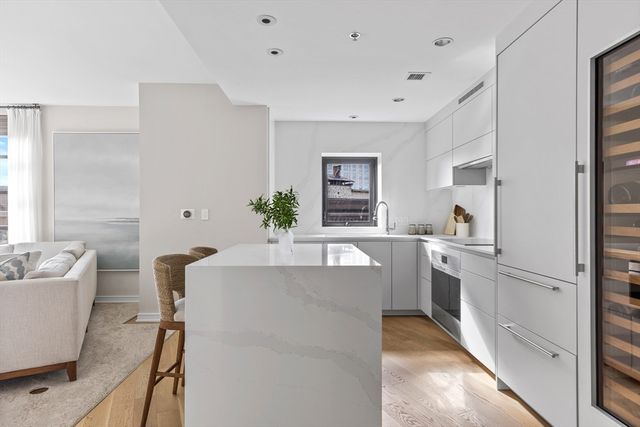 580 Washington St. 1002, Boston, MA 02111