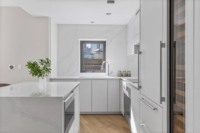 580 Washington St. 1002, Boston, MA 02111