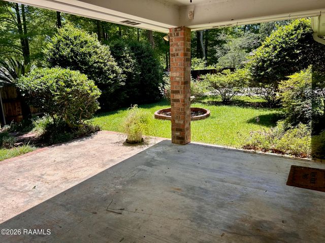 202 Saddlewood Corner, Lafayette, LA 70508